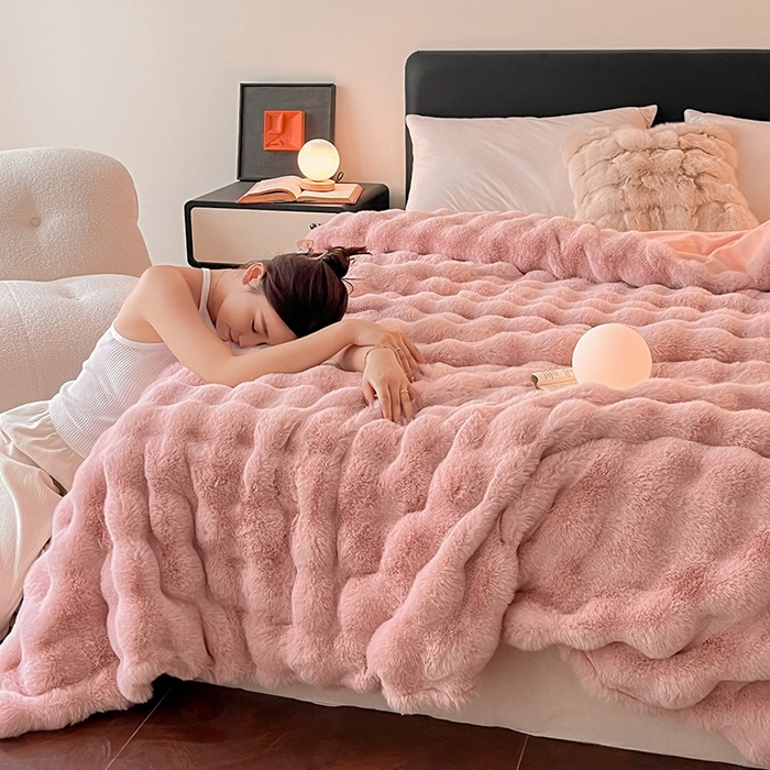 91家纺网 家纺一手货源 找家纺 2024新款A类法式高克重兔绒多功能毛毯被套双用盖毯 豆沙粉-毛毯