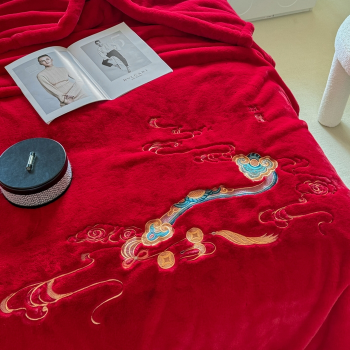 91家纺网 家纺一手货源 找家纺 尚品绵羊毛毯 2025新款高端婚庆毛毯双层加厚仿貂皮草绣花毯盖毯 如意