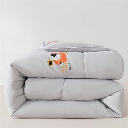 91家纺网 家纺一手货源 找家纺  2025新款三体羊绒加厚保暖冬被芯大豆纤维被春秋被子被芯