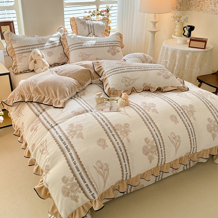 91家纺网 家纺一手货源 找家纺 韩约家纺 2024新款牛奶绒花边款印花四件套 如伊