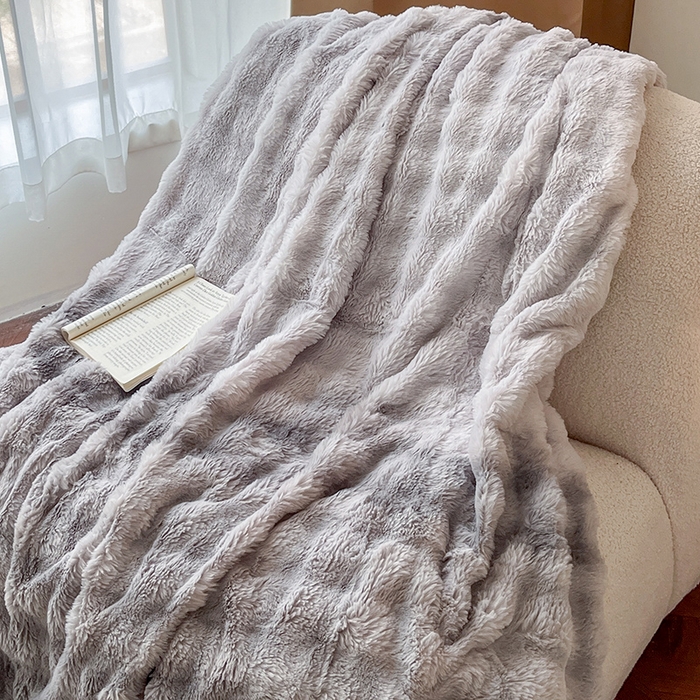 91家纺网 家纺一手货源 找家纺 2024新款A类法式高克重兔绒多功能毛毯被套双用盖毯 渲染灰-毛毯