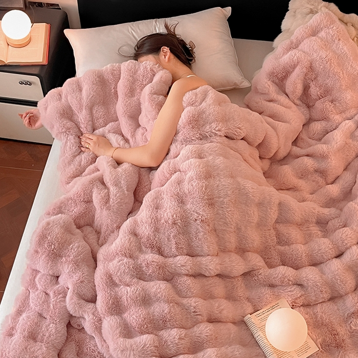 91家纺网 家纺一手货源 找家纺 2024新款A类法式高克重兔绒多功能毛毯被套双用盖毯 豆沙粉-毛毯