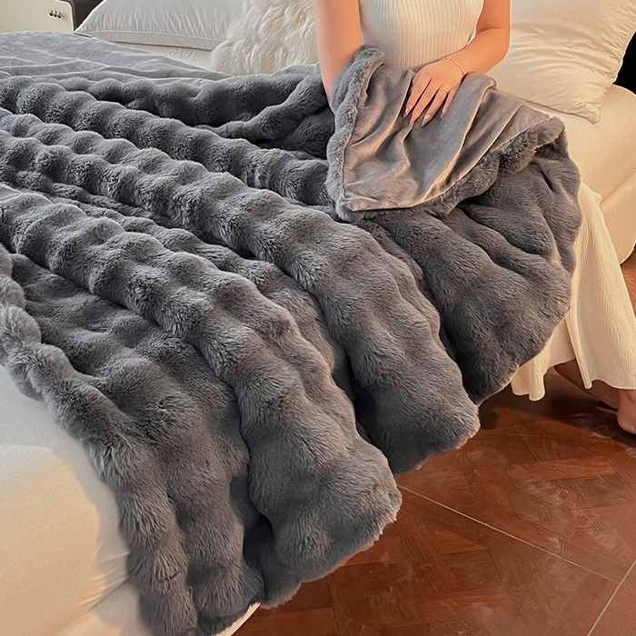 91家纺网 家纺一手货源 找家纺 2024新款A类法式高克重兔绒多功能毛毯被套双用盖毯 高级黑-毛毯