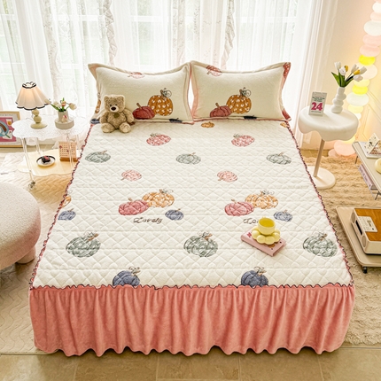 91家纺网 家纺一手货源 找家纺 恋佳居 2025新款雪花绒夹棉绗缝床裙 幸运南瓜