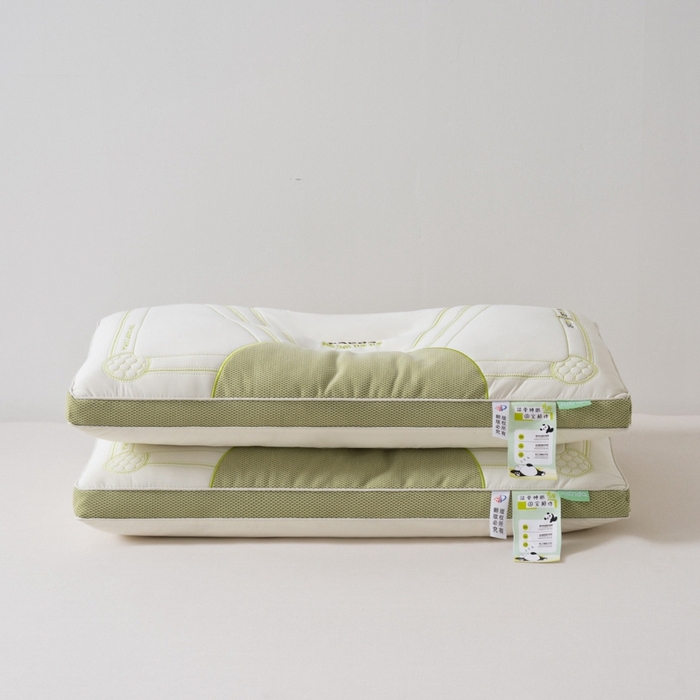 91家纺网 家纺一手货源 找家纺 芯奇想 2024新款熊猫呼呼乳胶护颈枕48*74cm 熊猫呼呼-绿色