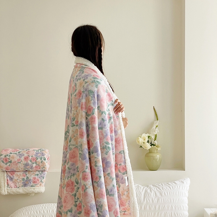 91家纺网 家纺一手货源 找家纺 大元 2025新款牛奶绒羊羔绒毛毯 花海