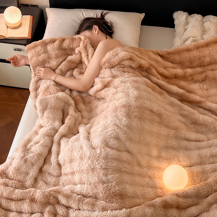 91家纺网 家纺一手货源 找家纺 2024新款A类法式高克重兔绒多功能毛毯被套双用盖毯 渲染卡其-毛毯