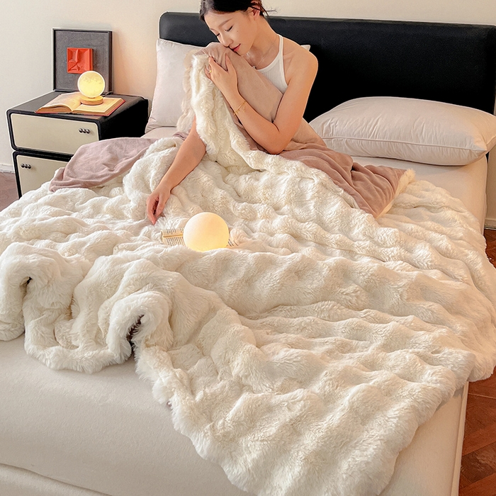 91家纺网 家纺一手货源 找家纺 2024新款A类法式高克重兔绒多功能毛毯被套双用盖毯 奶白卡其-毛毯