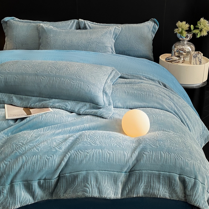 91家纺网 家纺一手货源 找家纺 新方向 2025新款全消光A类烂花牛奶绒四件套-雨纱暮歌 雨纱暮歌-宾利兰