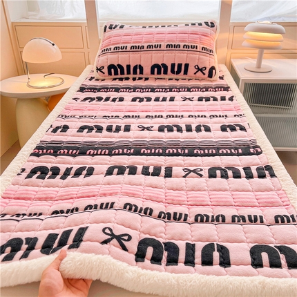 91家纺网 家纺一手货源 找家纺 喜居 2024新款印花牛奶绒床垫床褥垫学生宿舍床垫 mm蝴蝶结