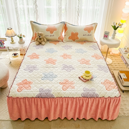 91家纺网 家纺一手货源 找家纺 恋佳居 2025新款雪花绒夹棉绗缝床裙 满天星