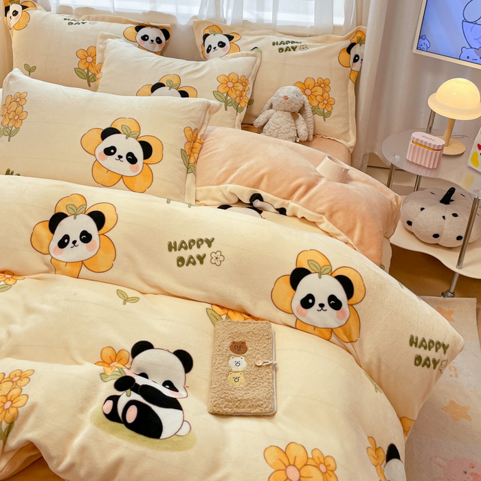 91家纺网 家纺一手货源 找家纺 柒月 2024新款小清新牛奶绒印花加厚保暖四件套 花花熊猫