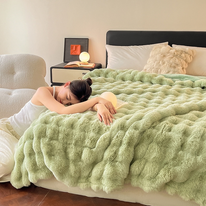 91家纺网 家纺一手货源 找家纺 2024新款A类法式高克重兔绒多功能毛毯被套双用盖毯 清新绿-毛毯