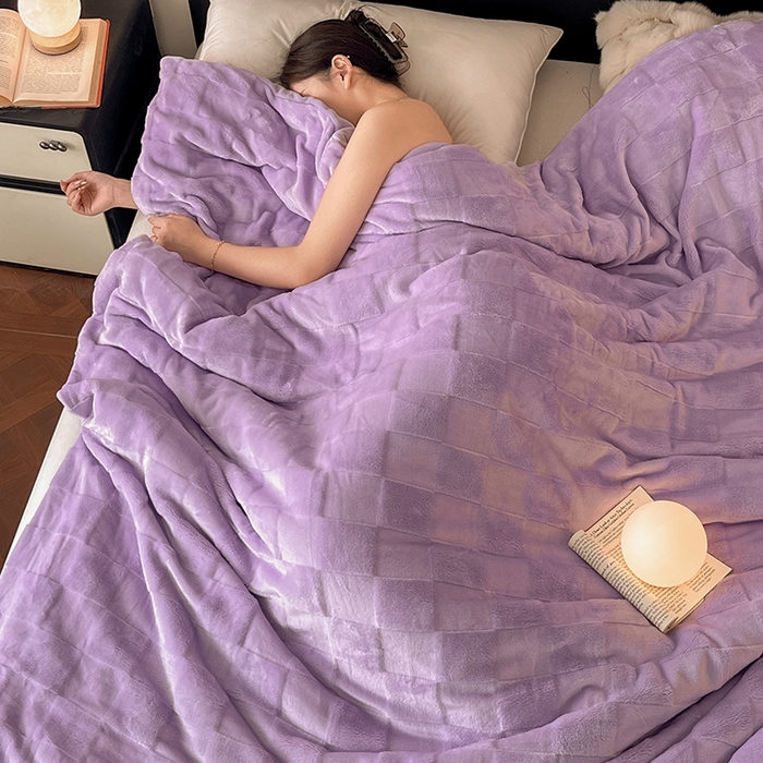 91家纺网 家纺一手货源 找家纺 2024新款A类法式高克重兔绒多功能毛毯被套双用盖毯 方块香芋紫-毛毯