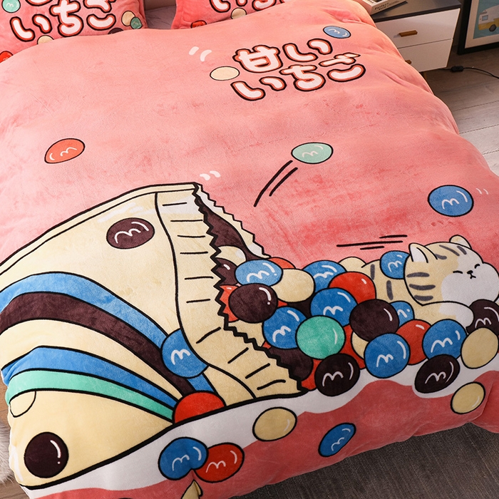 91家纺网 家纺一手货源 找家纺 凡客 2024新款牛奶绒大版印花四件套 猫趣