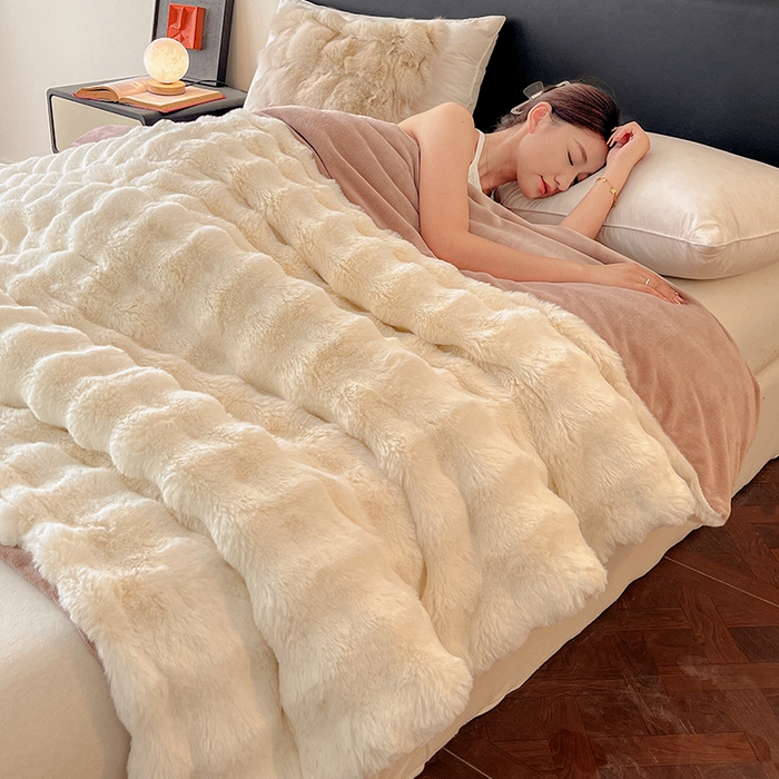 91家纺网 家纺一手货源 找家纺 2024新款A类法式高克重兔绒多功能毛毯被套双用盖毯 奶白卡其-毛毯