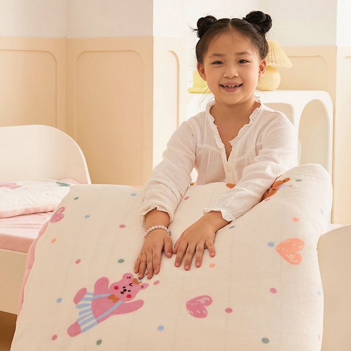 91家纺网 家纺一手货源 找家纺 嗨生活 2025新款牛奶绒被子 儿童被芯 幼儿园被子 春秋被 冬被 爱心小熊