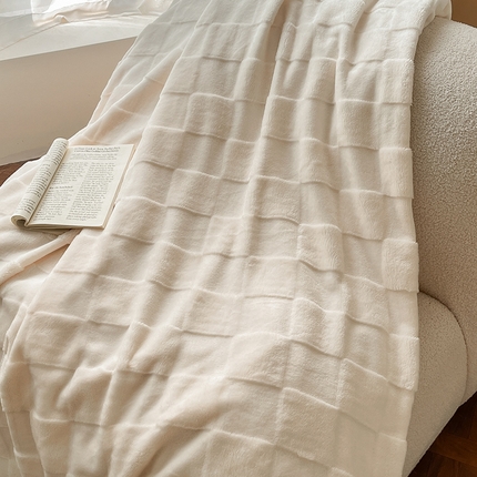 91家纺网 家纺一手货源 找家纺 2024新款A类法式高克重兔绒多功能毛毯被套双用盖毯 方块奶白-毛毯