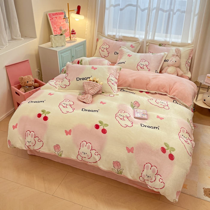 91家纺网 家纺一手货源 找家纺 柒月 2024新款小清新牛奶绒印花加厚保暖四件套 爱心兔