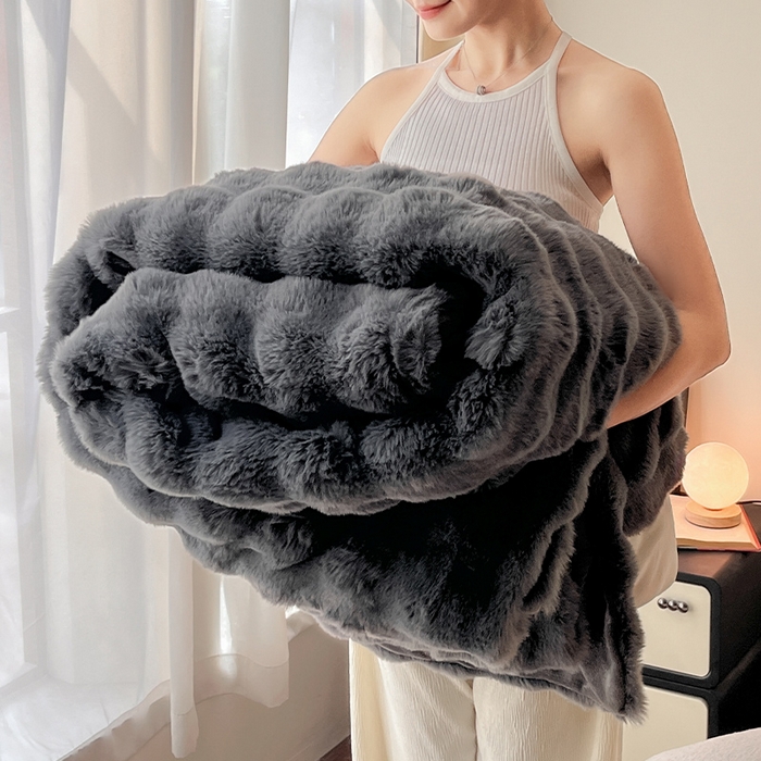 91家纺网 家纺一手货源 找家纺 2024新款A类法式高克重兔绒多功能毛毯被套双用盖毯 高级黑-毛毯