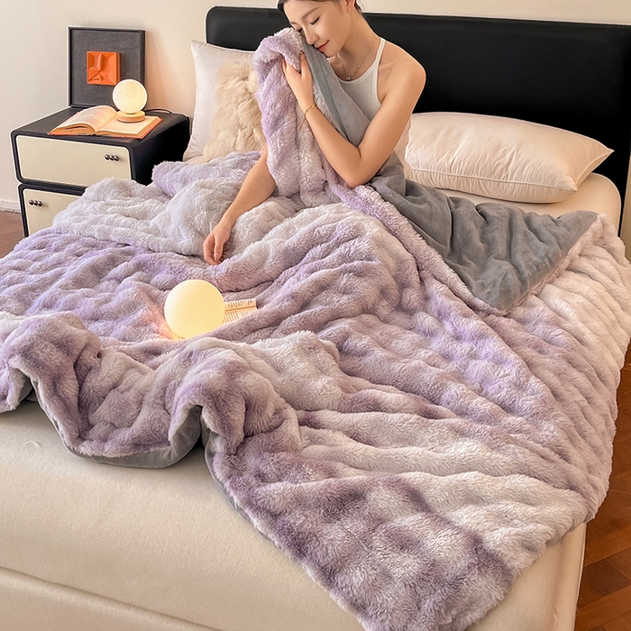 91家纺网 家纺一手货源 找家纺 2024新款A类法式高克重兔绒多功能毛毯被套双用盖毯 渲染紫-毛毯