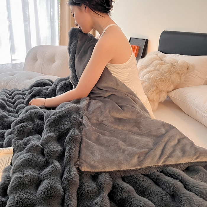 91家纺网 家纺一手货源 找家纺 2024新款A类法式高克重兔绒多功能毛毯被套双用盖毯 高级黑-毛毯