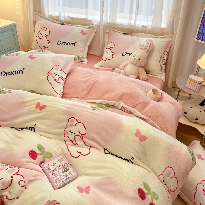 91家纺网 家纺一手货源 找家纺 柒月 2024新款小清新牛奶绒印花加厚保暖四件套 爱心兔