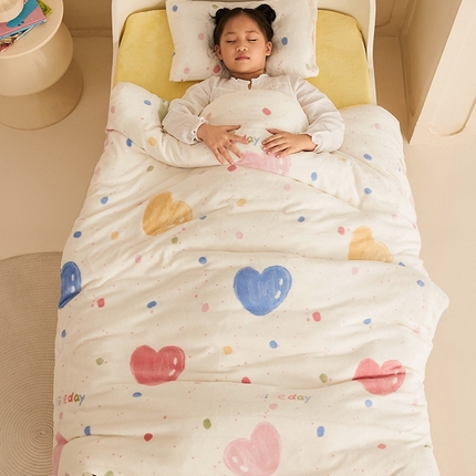 91家纺网 家纺一手货源 找家纺 嗨生活 2025新款牛奶绒被子 儿童被芯 幼儿园被子 春秋被 冬被 爱心点点