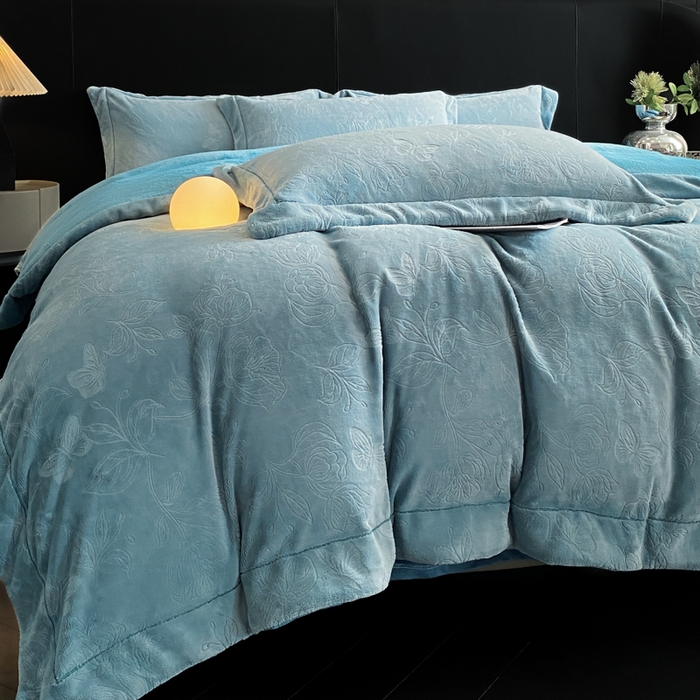 91家纺网 家纺一手货源 找家纺 新方向 2025新款全消光A类烂花牛奶绒四件套-蝴蝶戏花 蝴蝶戏花-宾利兰