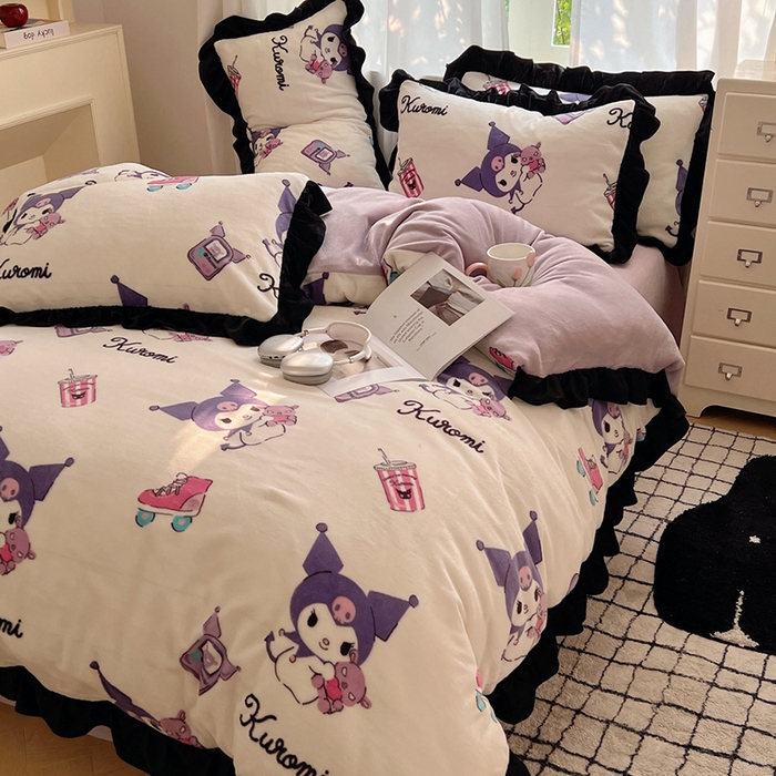 91家纺网 家纺一手货源 找家纺 三朵家纺 2024新款高克重加厚保暖牛奶绒三丽鸥花边四件套 花边-街舞库洛米