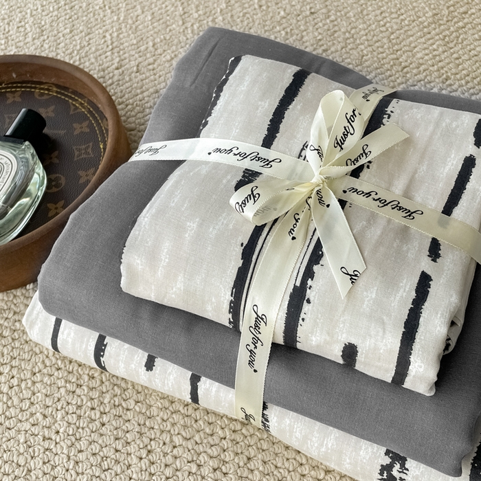 91家纺网 家纺一手货源 找家纺 一比一家纺 2025新款全棉母婴级抗菌有氧全棉双层纱亲肤全棉小清新印花三件套四件套 凯伦