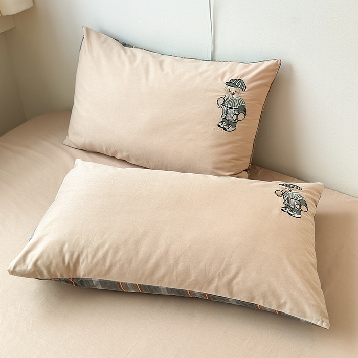 91家纺网 家纺一手货源 找家纺 优悦生活馆 2025新款全棉亲肤刺绣成人款四件套-小熊 小熊-卡其