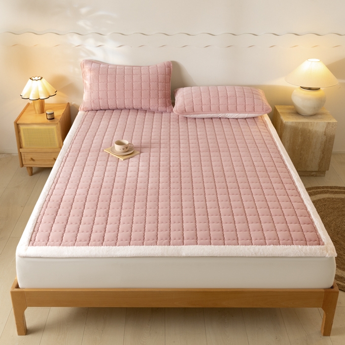 91家纺网 家纺一手货源 找家纺 鑫钰 2024秋冬新款加厚牛奶绒床垫床褥床护垫 暖格-绯粉