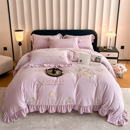 91家纺网 家纺一手货源 找家纺 （总）爱家（原缔乐家纺） 2024新款A类高克重牛奶绒立体花刺绣四件套--花田茉莉