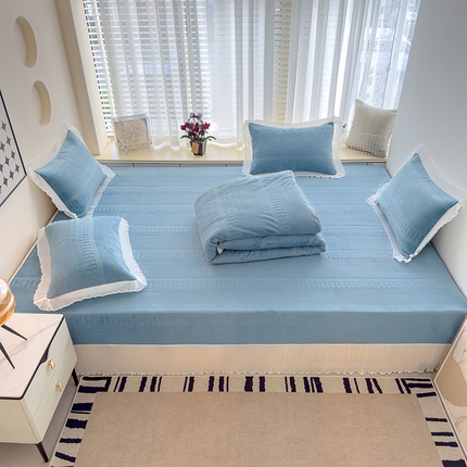 冬然家纺 2024新款雕花绒榻榻米床盖H深海蓝