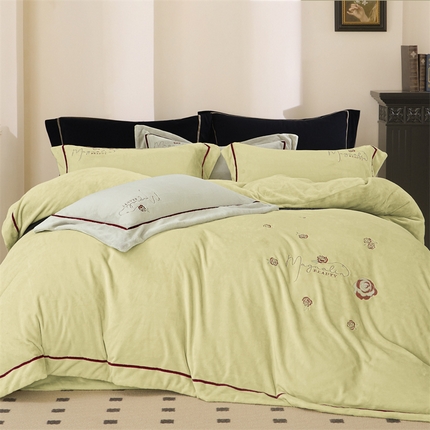 91家纺网 家纺一手货源 找家纺 （总）2024新款高克重牛奶绒绣花四件套-奥黛丽