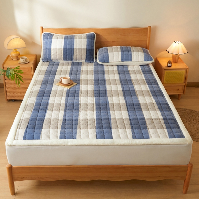 91家纺网 家纺一手货源 找家纺 鑫钰 2024秋冬新款加厚牛奶绒床垫床褥床护垫 暖格-蓝大格