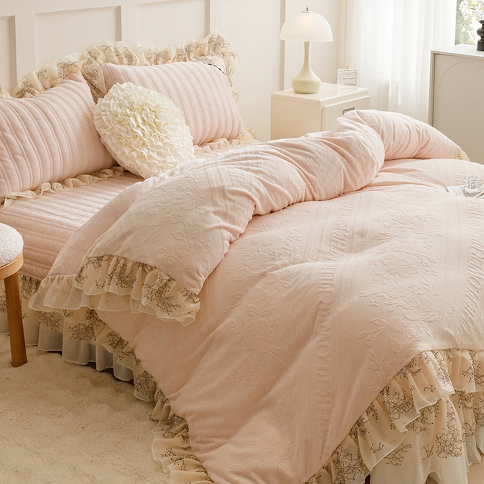 91家纺网 家纺一手货源 找家纺 （总）胜权家纺 2024新款小香风牛奶绒夹棉床盖四件套-芭莎系列