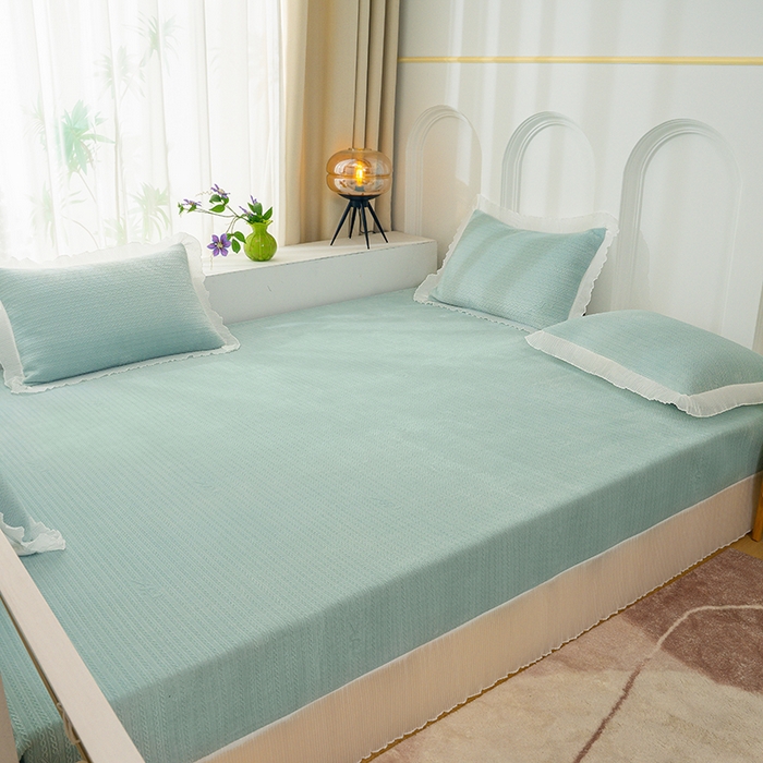 91家纺网 家纺一手货源 找家纺 冬然家纺 2024新款雕花绒榻榻米床盖小麦穗浅绿