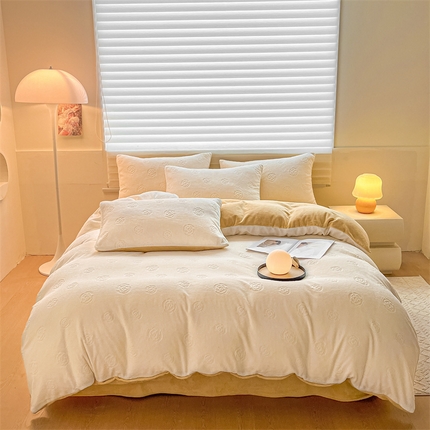 91家纺网 家纺一手货源 找家纺 （总）无界 无界 2024新款B类烂花牛奶绒四件套-繁花（风格2）