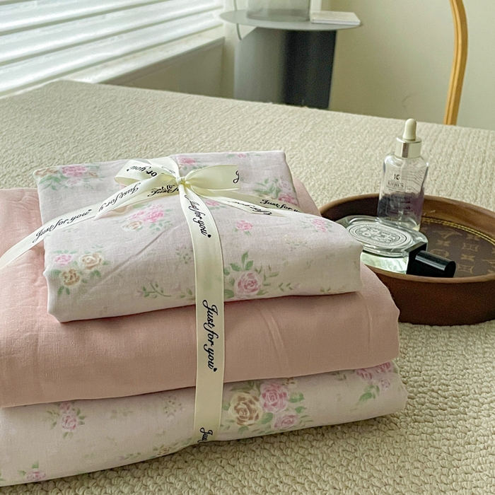 91家纺网 家纺一手货源 找家纺 一比一家纺 2025新款全棉母婴级抗菌有氧全棉双层纱亲肤全棉小清新印花三件套四件套 半岛红茶