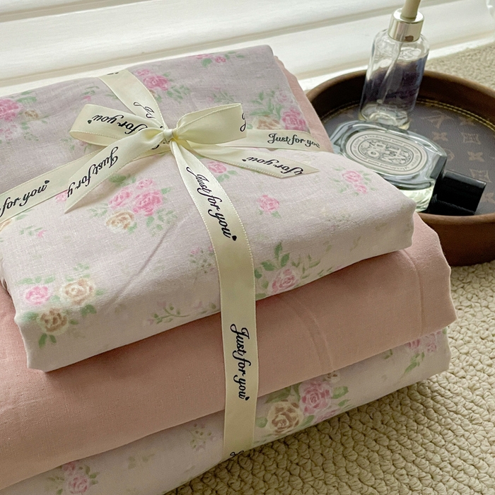 91家纺网 家纺一手货源 找家纺 一比一家纺 2025新款全棉母婴级抗菌有氧全棉双层纱亲肤全棉小清新印花三件套四件套 半岛红茶