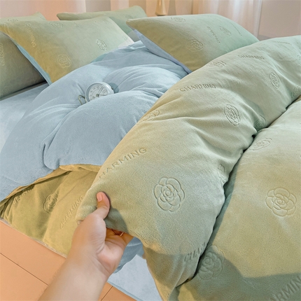 91家纺网 家纺一手货源 找家纺 （总）2025新款A类高克重牛奶绒华夫格山茶花四件套