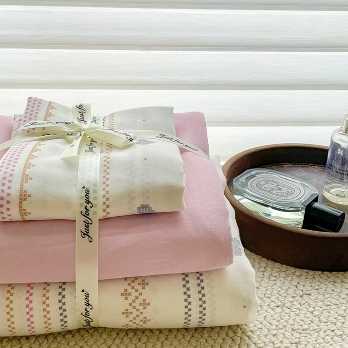 91家纺网 家纺一手货源 找家纺 一比一家纺 2025新款全棉母婴级抗菌有氧全棉双层纱亲肤全棉小清新印花三件套四件套 再别康桥