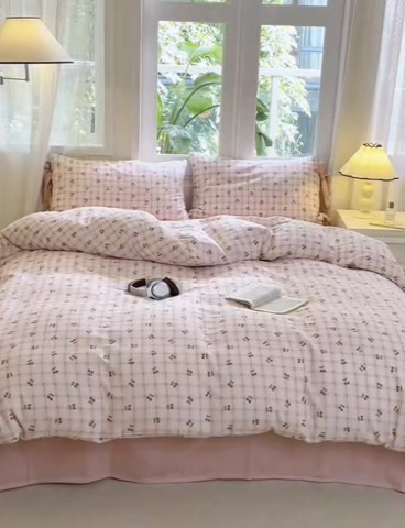 91家纺网 家纺一手货源 找家纺 2024秋冬新款系带格子双层纱四件套 咖格樱桃