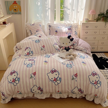 91家纺网 家纺一手货源 找家纺 三朵家纺 2024新款高克重加厚保暖牛奶绒三丽鸥花边四件套 花边-甜蜜公主KT