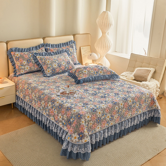 91家纺网 家纺一手货源 找家纺 艾裙海 2025新款高克重加厚保暖A类牛奶绒夹棉床盖系列四件套 美丽花园
