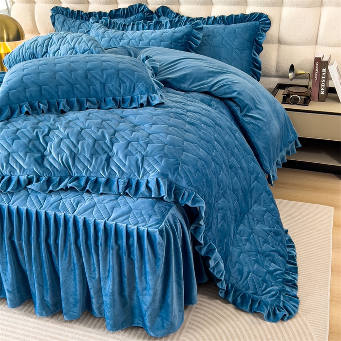 91家纺网 家纺一手货源 找家纺 屹成家纺 2024新款水晶绒夹棉绗缝千鸟格四件套 千鸟格-蔚蓝