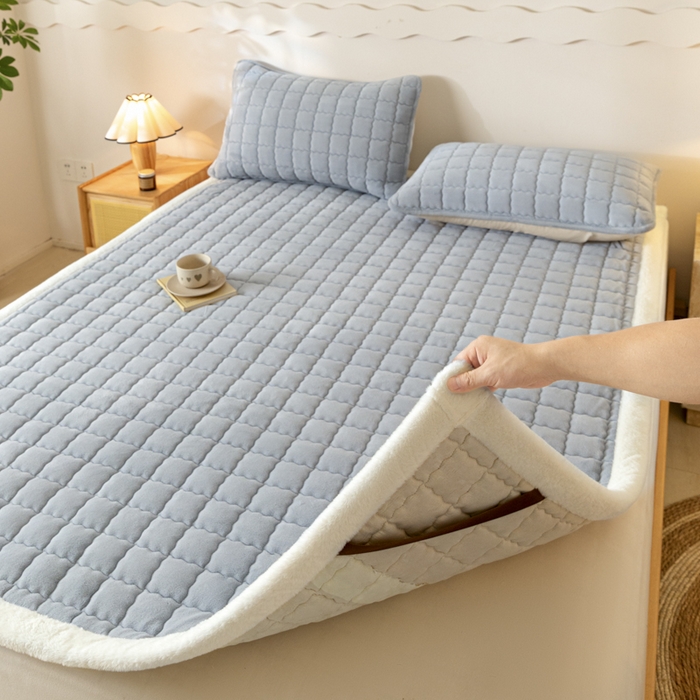 91家纺网 家纺一手货源 找家纺 鑫钰 2024秋冬新款加厚牛奶绒床垫床褥床护垫 暖格-浅灰