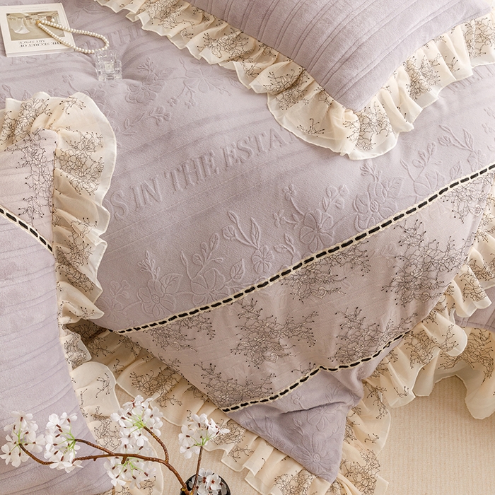 91家纺网 家纺一手货源 找家纺 胜权家纺 2024新款小香风牛奶绒夹棉床盖四件套-芭莎系列 芭莎-紫